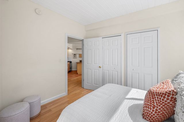 516 Green St 4B, Cambridge, MA 02139