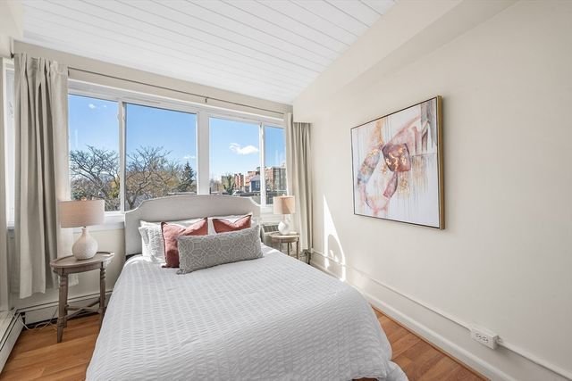 516 Green St 4B, Cambridge, MA 02139