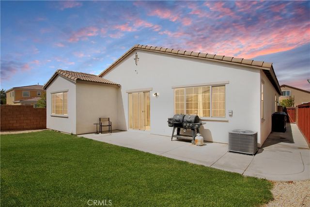 27568 Big Bend Dr, Menifee, CA 92585