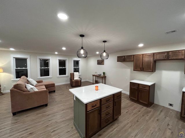 805 Peyton St, Emporia, KS 66801