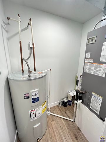 805 Peyton St, Emporia, KS 66801