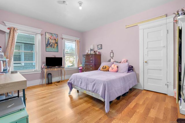 1146 Iranistan Avenue, Bridgeport, CT 06605