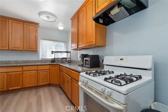 636 W Olive St, San Bernardino, CA 92410