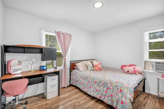 15742 Leigh Ellen Avenue, Cleveland, OH 44135