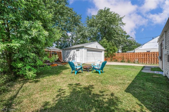 15742 Leigh Ellen Avenue, Cleveland, OH 44135