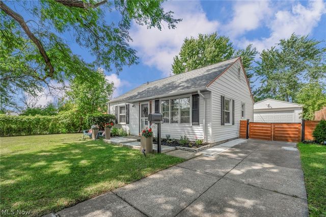 15742 Leigh Ellen Avenue, Cleveland, OH 44135