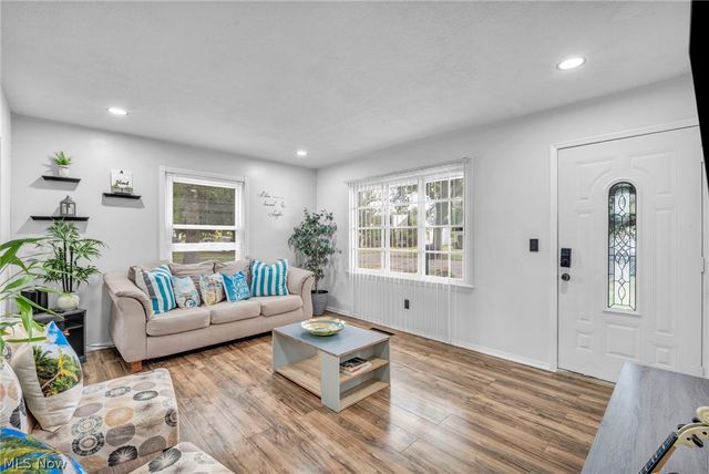 15742 Leigh Ellen Avenue, Cleveland, OH 44135