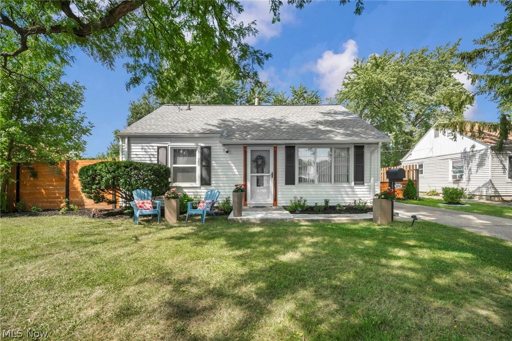 15742 Leigh Ellen Avenue, Cleveland, OH 44135