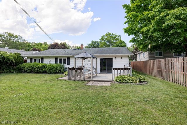 26701 Redwood Drive, Olmsted Falls, OH 44138