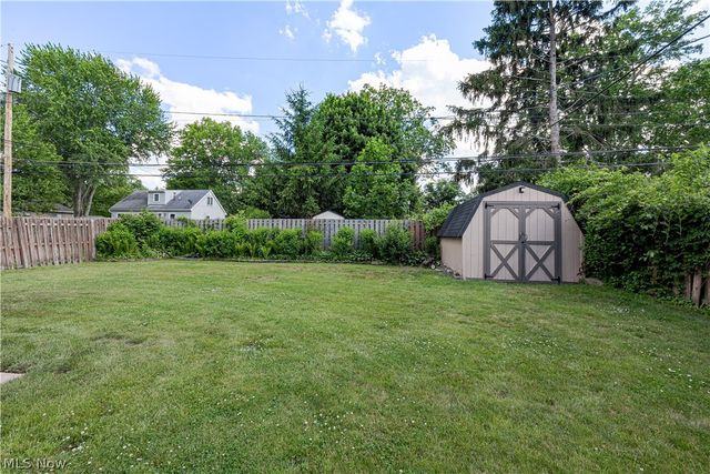 26701 Redwood Drive, Olmsted Falls, OH 44138