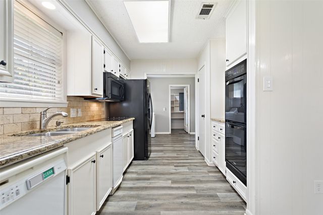 416 Azalea Street, Chandler, TX 75758