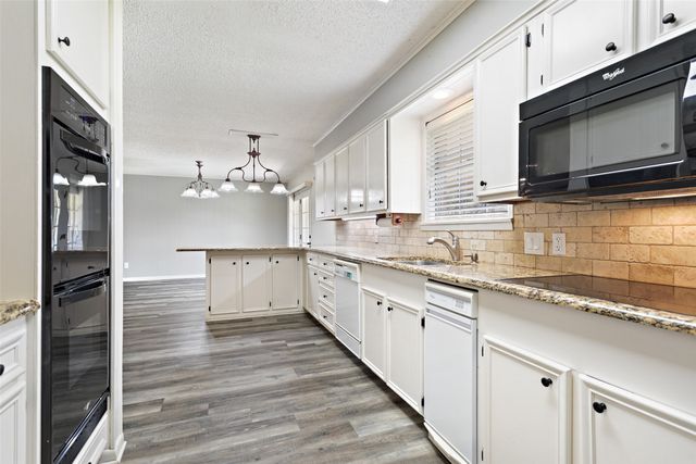 416 Azalea Street, Chandler, TX 75758