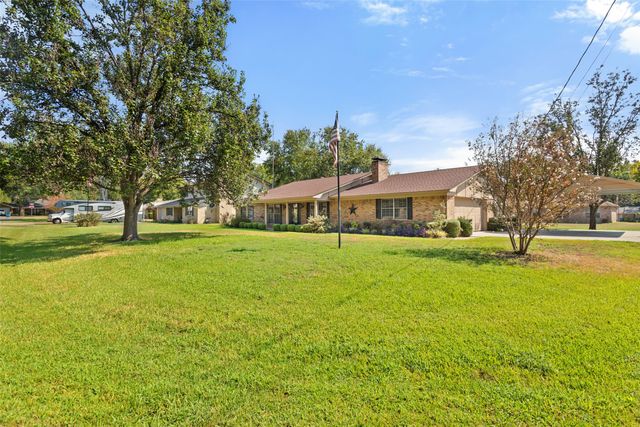 416 Azalea Street, Chandler, TX 75758