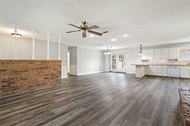 416 Azalea Street, Chandler, TX 75758