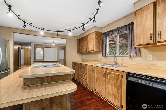 26828 NE Ames Lake Road, Redmond, WA 98053