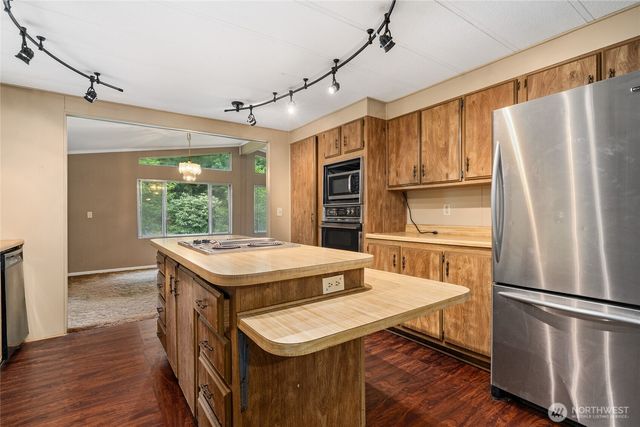 26828 NE Ames Lake Road, Redmond, WA 98053