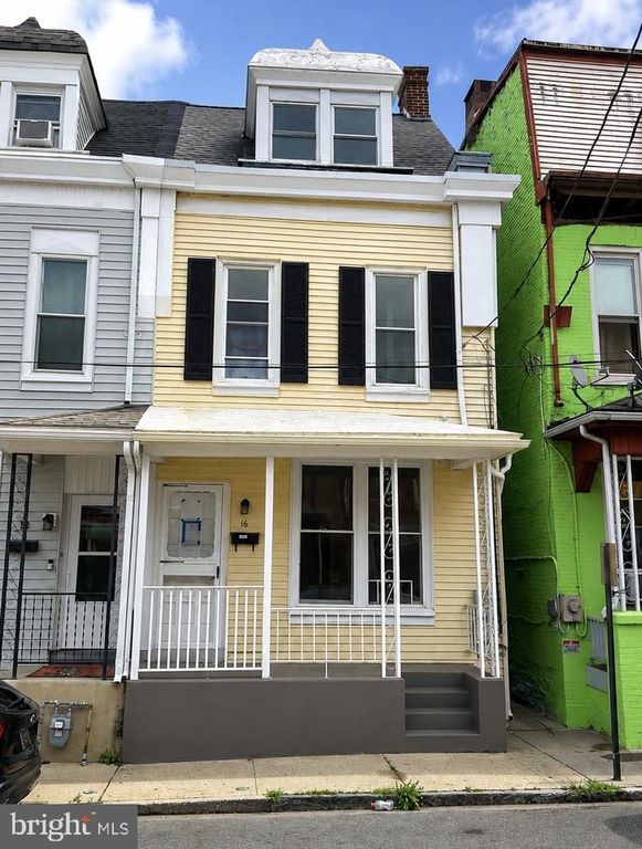 16 S 11TH ST, Lebanon, PA 17042