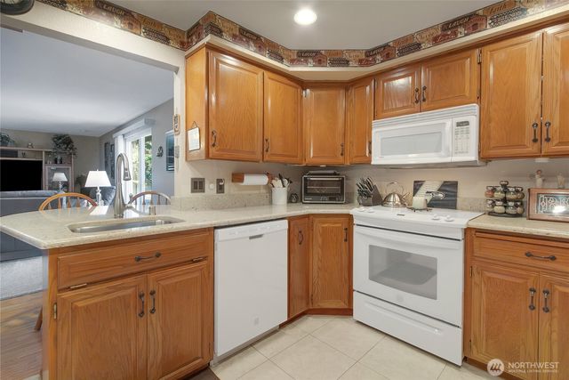 30925 22nd Avenue SW, Federal Way, WA 98023