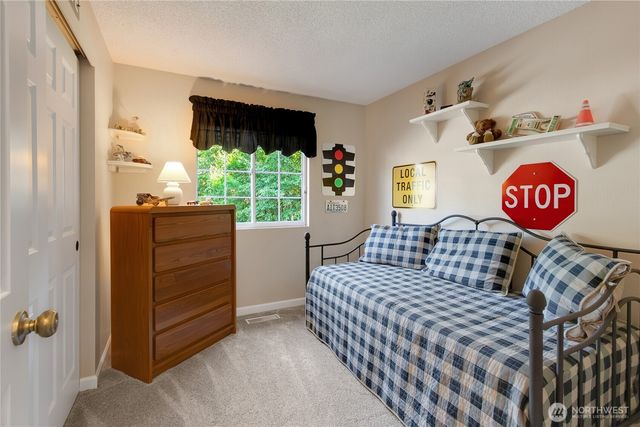 30925 22nd Avenue SW, Federal Way, WA 98023