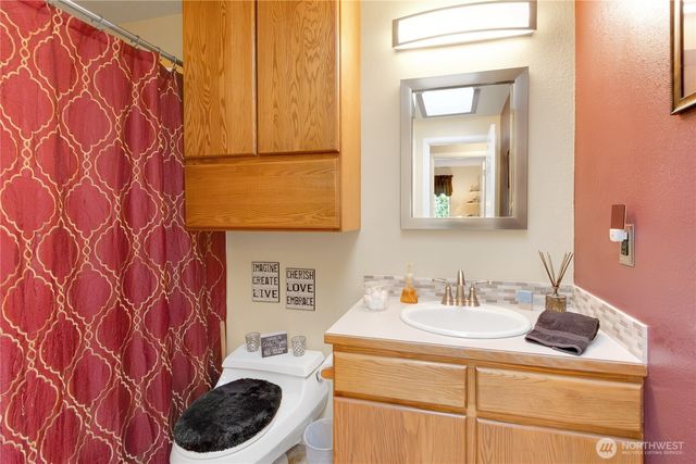 30925 22nd Avenue SW, Federal Way, WA 98023