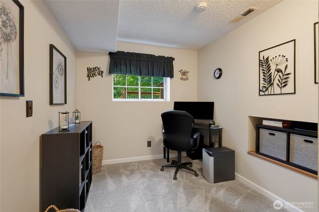 30925 22nd Avenue SW, Federal Way, WA 98023