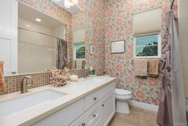 2925 Valley St, Carlsbad, CA 92008