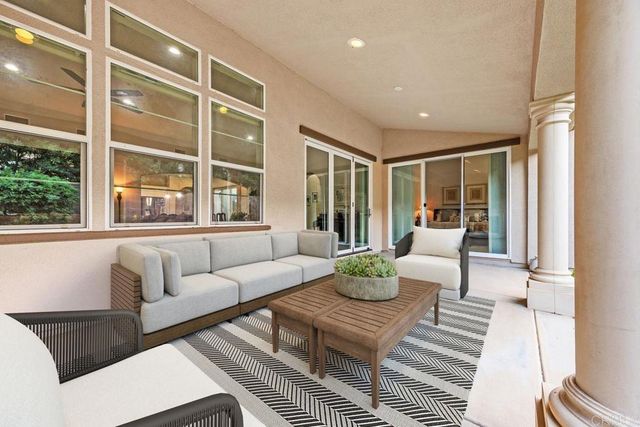 2925 Valley St, Carlsbad, CA 92008