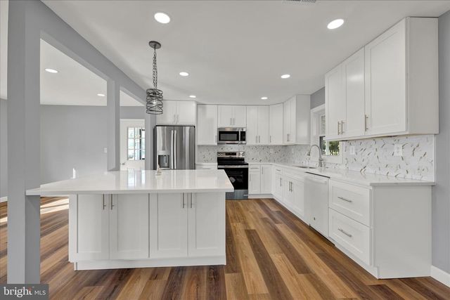 2 ARMOR CT, Baltimore, MD 21220