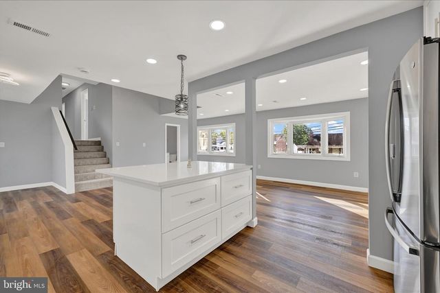 2 ARMOR CT, Baltimore, MD 21220