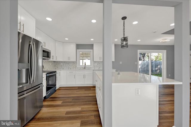 2 ARMOR CT, Baltimore, MD 21220