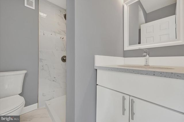 2 ARMOR CT, Baltimore, MD 21220