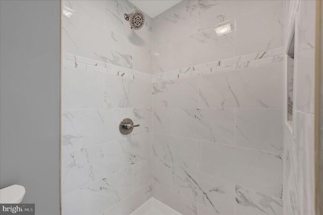 2 ARMOR CT, Baltimore, MD 21220