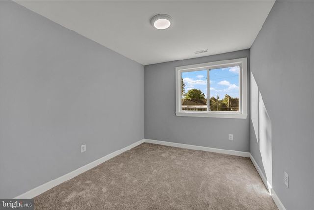 2 ARMOR CT, Baltimore, MD 21220