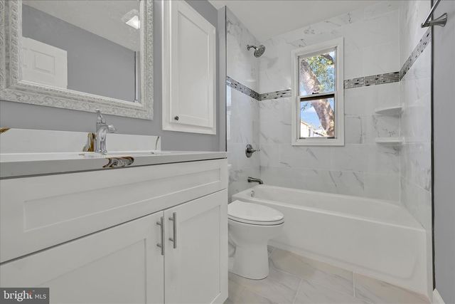2 ARMOR CT, Baltimore, MD 21220