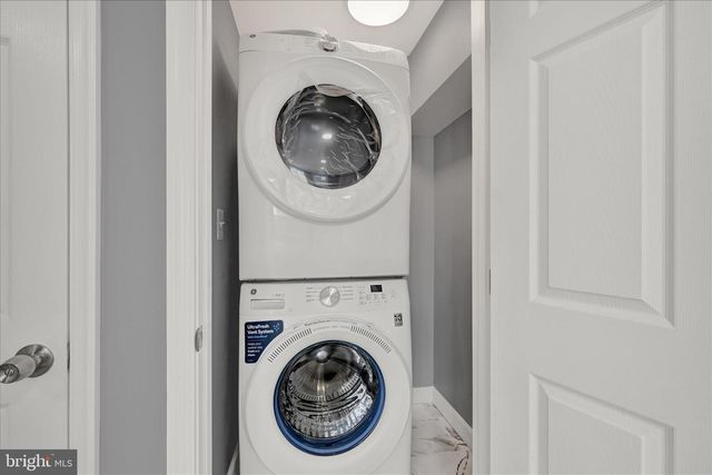 2 ARMOR CT, Baltimore, MD 21220
