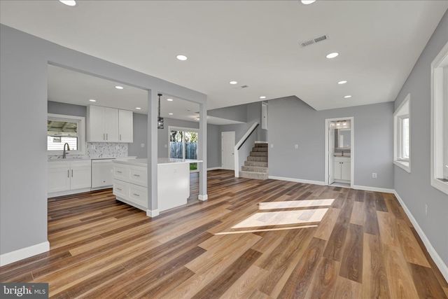 2 ARMOR CT, Baltimore, MD 21220