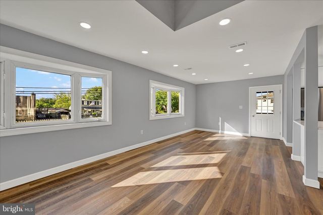 2 ARMOR CT, Baltimore, MD 21220