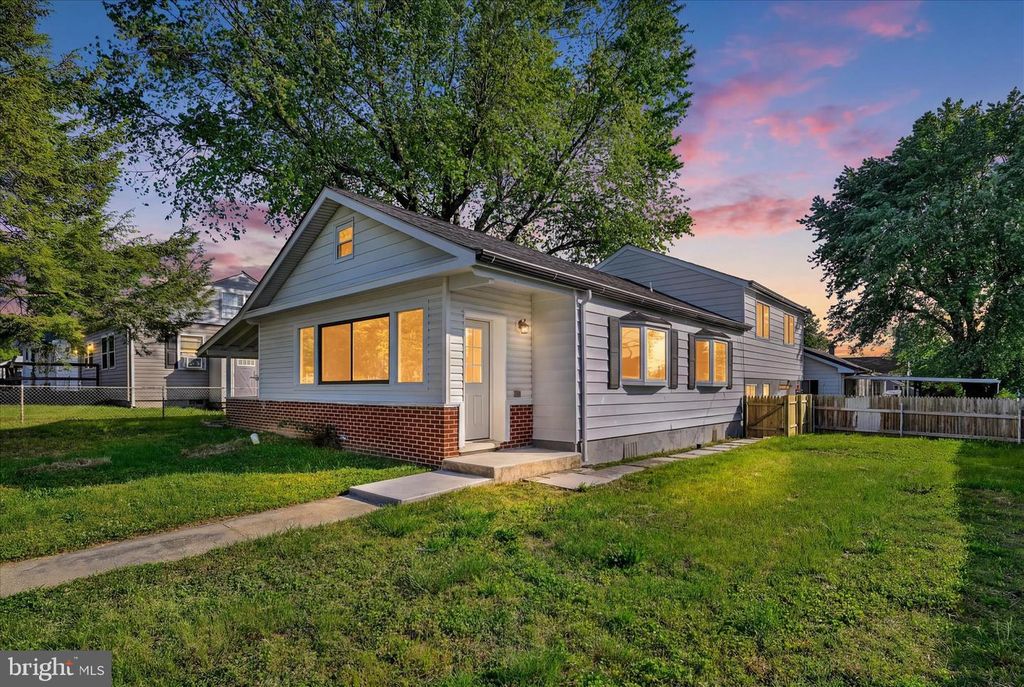 2 ARMOR CT, Baltimore, MD 21220
