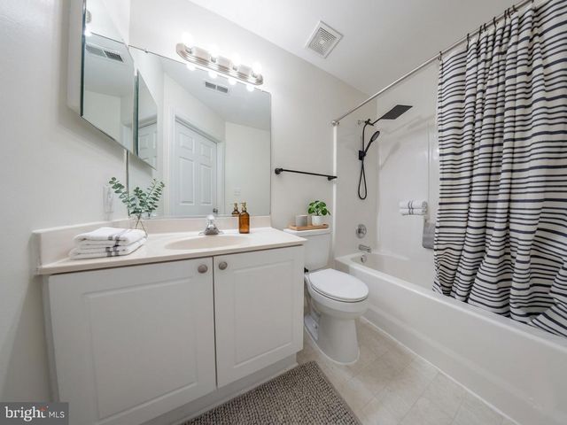 707 KINGS CREST DR, Stafford, VA 22554