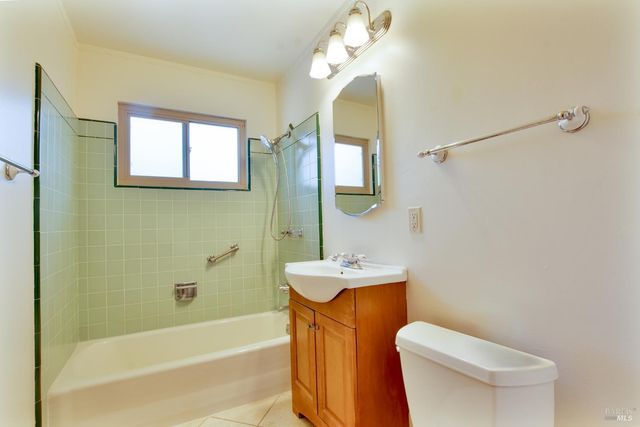 112 Fairfax Ct, Vallejo, CA 94591