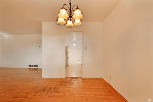 112 Fairfax Ct, Vallejo, CA 94591