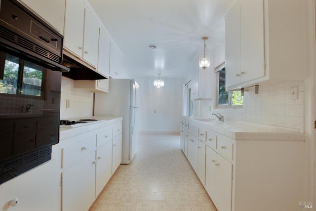 112 Fairfax Ct, Vallejo, CA 94591