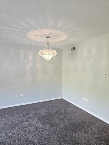 18855 Burnham Avenue 231, Lansing, IL 60438