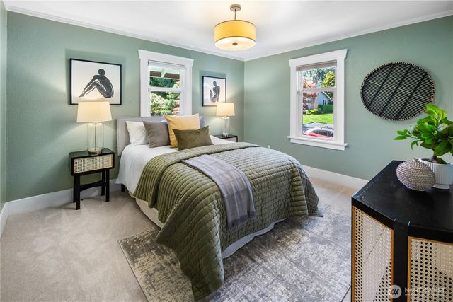 8920 240th Street SW, Edmonds, WA 98026