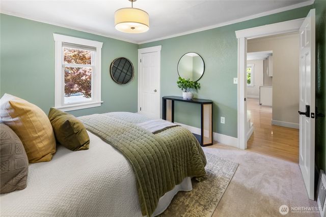 8920 240th Street SW, Edmonds, WA 98026