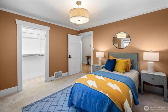 8920 240th Street SW, Edmonds, WA 98026