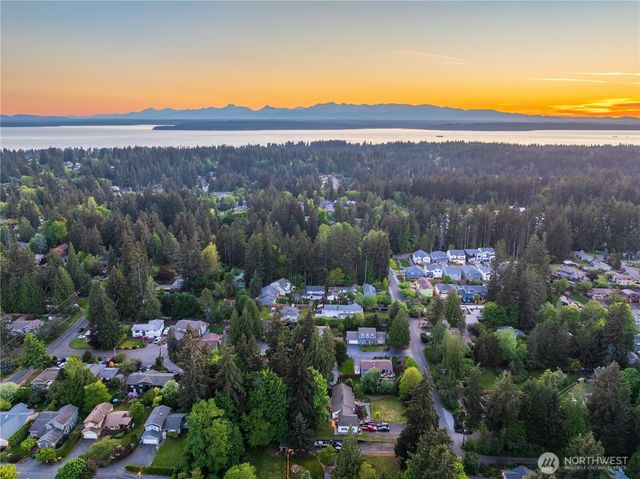 8920 240th Street SW, Edmonds, WA 98026