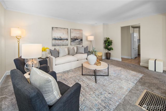8920 240th Street SW, Edmonds, WA 98026