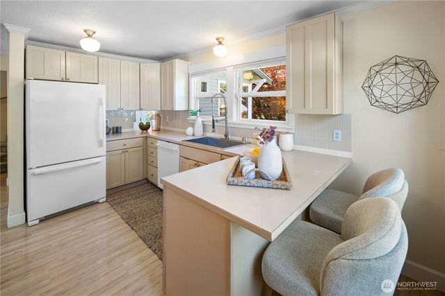 8920 240th Street SW, Edmonds, WA 98026