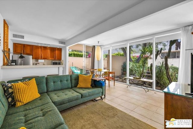 360 Cabrillo Road 220, Palm Springs, CA 92262